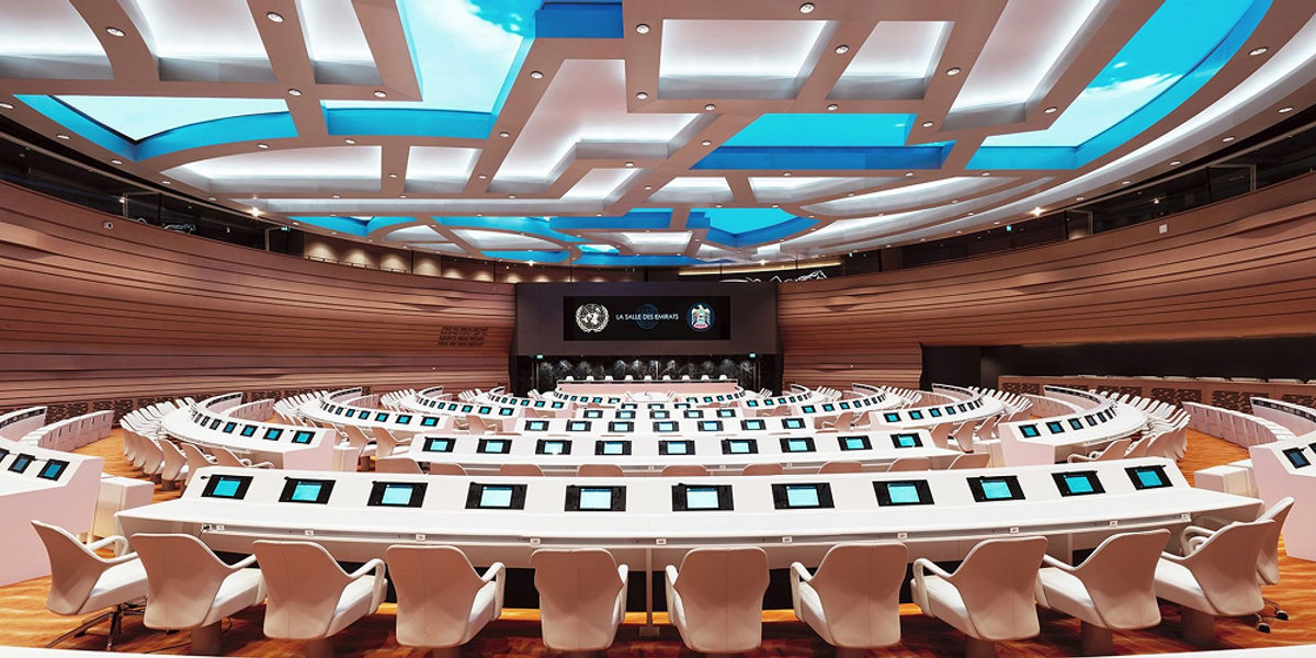 Monitore für Meeting- und Konferenzräume