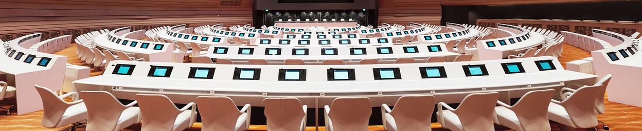 Monitore für Meeting- und Konferenzräume